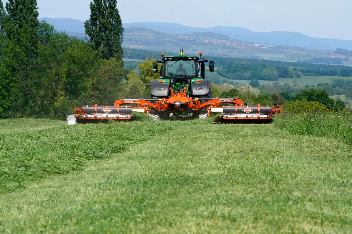 KUHN FC D RA Series Mower Conditioner/Merger Combinations | KUHN