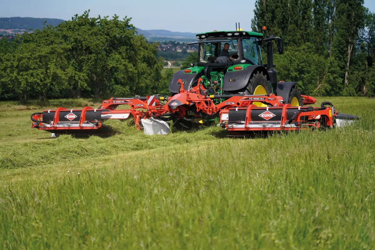 KUHN FC D RA Series Mower Conditioner/Merger Combinations | KUHN