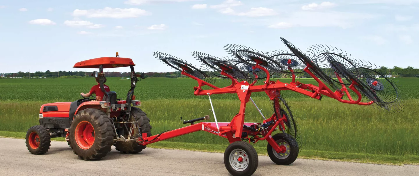 KUHN SR 100 Series SpeedRake® Wheel Rakes | KUHN